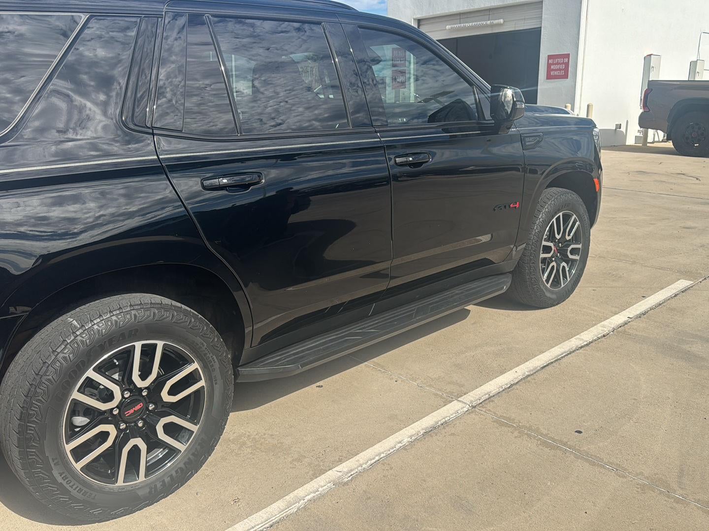 2024 GMC Yukon AT4