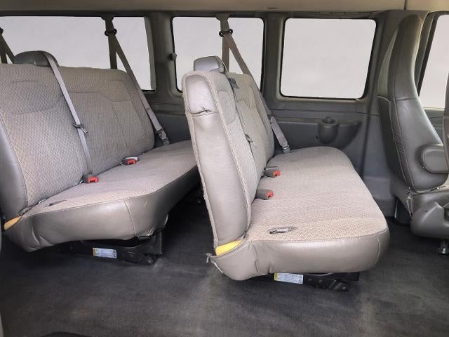 2017 Chevrolet Express Passenger 3500 Extended Wheelbase Rear-Wheel Drive 1LT