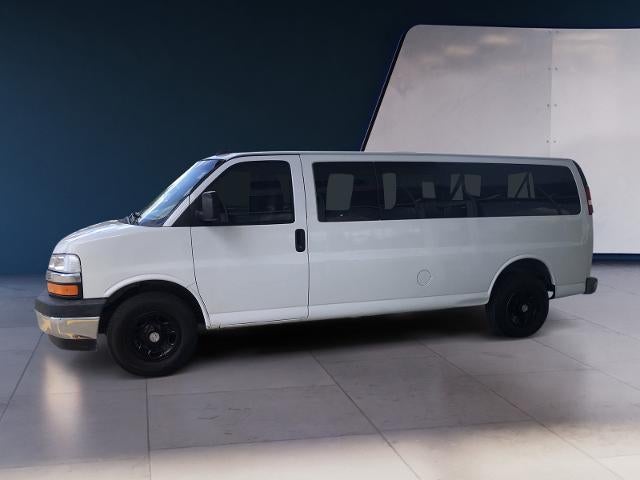 2017 Chevrolet Express Passenger 3500 Extended Wheelbase Rear-Wheel Drive 1LT