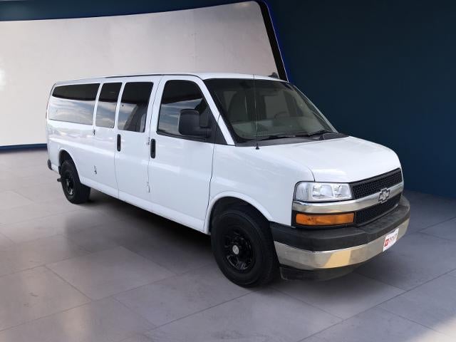 2017 Chevrolet Express Passenger 3500 Extended Wheelbase Rear-Wheel Drive 1LT