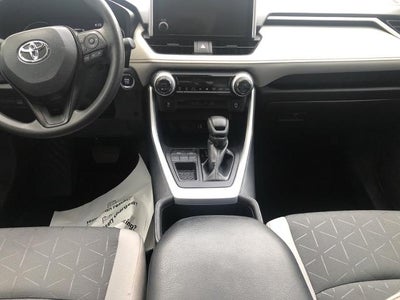 2024 Toyota RAV4 XLE FWD (GS)