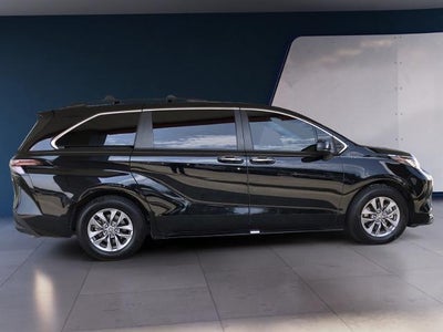2023 Toyota Sienna XLE FWD 7-Passenger (Natl)