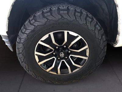 2020 Toyota Tacoma 2WD 2WD TRD Sport Double Cab 5' Bed V6 AT (Natl)