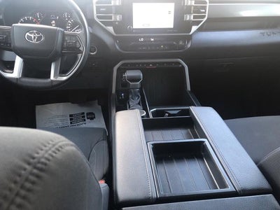 2024 Toyota Tundra 4WD 4WD SR5 CrewMax 5.5' Bed (SE)